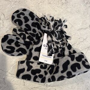 Gray Leopard Print Toddler Hat and Mittens Set